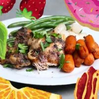 مرغ با سس بالزامیک و سبزیجات