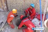 نجات یک " چاه کن" توسط آتش نشانان از عمق 35 متری!