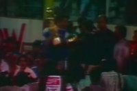 بالا بردن جام قهرمانی توسط کاپیتان شاهین بیانی دوشنبه هفتم مرداد ١٣٧٠