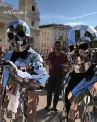 لباس آینه ای