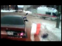 پرتاب مرگبار بیمار به خیابان پس از تصادف وحشتناک آمبولانس