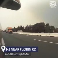 تصادف زنجیره ای وحشتناک با کامیون در کالیفرنیا آمریکا