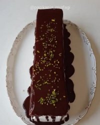 کیک موز با روکش شکلات