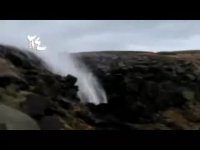 آبشاری که رو به بالا حرکت می کند