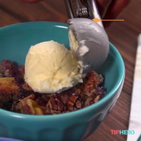 کیک هلو و بلوبری