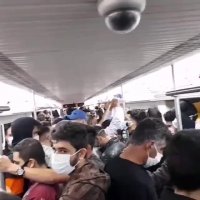 متروی تهران در اوج مرگ ‌و میر کرونا در پایتخت