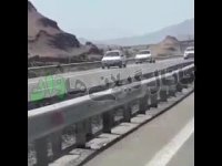 وضعیت ترافیک منجیل و دنده عقب وسط بزرگراه!