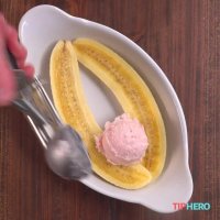 بستنی موز و توت فرنگی 