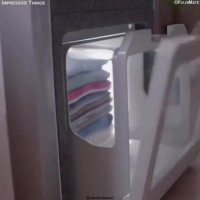 لباس هاتو خشک میکنه اتو میزنه تا میکنه