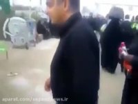 پابوسی خادمین زائرین اربعین حسینی(ع)