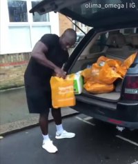 کلیپ خنده دار کوتاه بردن خریدها به خانه در یک مرحله!