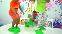 ماجراهای دیانا و روما با داستان - اسلایم غول پیکر