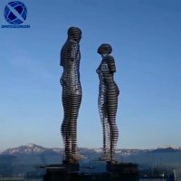 مجسمه عشق در باتومی