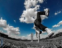 پریدن بر روی پشت بام های توکیو