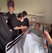 رضا رویگری با کمک پرویز پرستویی صاحبخانه می‌شود