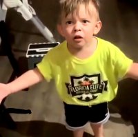 ❤صبح که مادرش رفته سر کار یادش رفته بوسش کنه❤ رسانه دکتر رضا همایونی