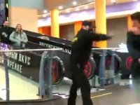 برخورد کاملا درست با اونایی که ماسک نمیزنن !