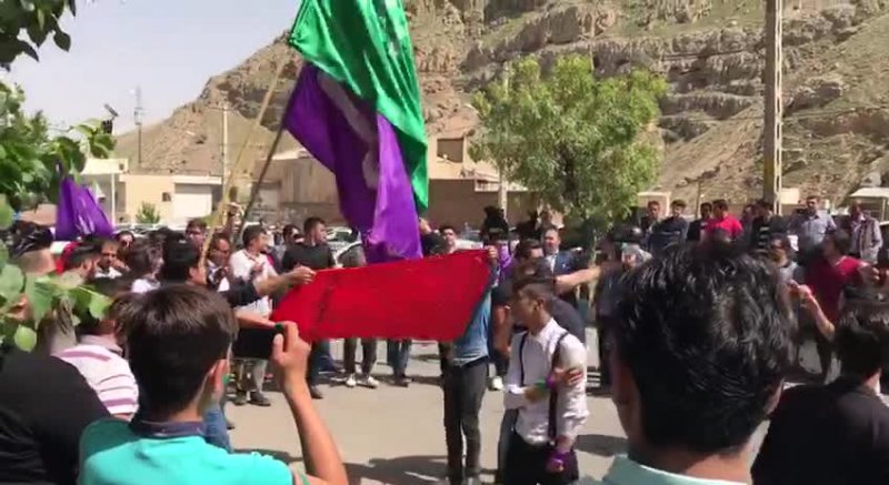 جشن پیروزی هواداران روحانی در منطقه آزاد ماکو