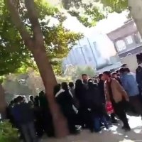 تجمع غارت شدگان پدیده و حضور نیروهای انتظامی