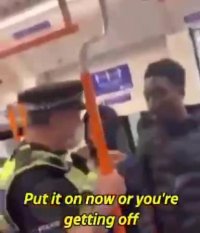 بیرون انداختن مسافر از مترو لندن توسط پلیس