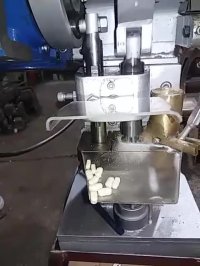 دستگاه قرص زن تمام اتوماتیک مدل 8 تن-ماشین سازی حسنی:خط تولید انواع ماشین آلات صنعتی