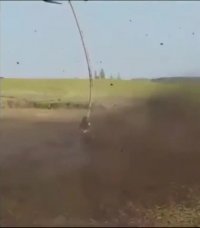 تفریح جالب آتش نشان ها با شلنگ آب