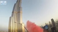 سقوط آزاد از روی بلندترین آسمان خراش جهان در دبی 