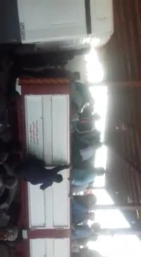 هجوم مردم به میدان تره و بار برای خرید سیب زمینی در زاهدان