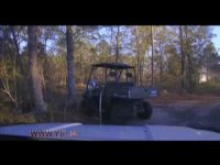 لحظه نجات پسربچه 10 ساله از زیر خودروی چپ شده 