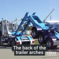 تغییر شکل ماشین سنگین در راه های پر پیچ و خم