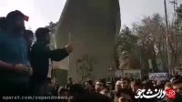 صحبتهای داغ یک دانشجو مقابل دانشگاه تهران