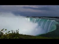 رنگین کمان بر بالای آبشار نیاگارا