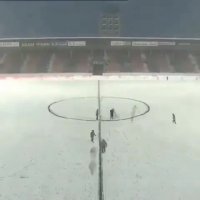 فوتبال در زمین سفید