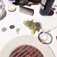 پخش انیمیشن سه بعدی روی میز رستوران