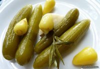 خیار شور به جای نان در ساندویچ !!