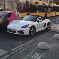 بیا بزن تو سر من ولی اونو نزن!!!