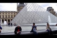 نمایش 35 هزار اثر هنری در موزه لوور