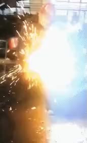 گیتار برقی فقط این! بقیش سوسول بازیه :))