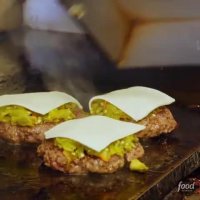 طرز تهیه چیزبرگر با ترشی فلفل