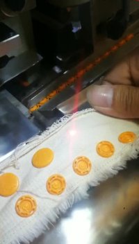 فروش انواع دستگاه های دکمه زنی و منگنه  کاملا حرفه ای