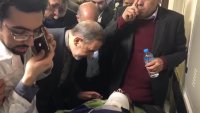 بازدید سرزده دکتر علی اکبر ولایتی از مصدومان حادثه واژگونی اتوبوس