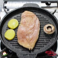 مرغ گریل و سبزیجات یک غذای رژیمی و آسان