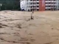 سرازیر شدن سیل در چین