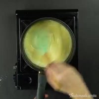 طرز تهیه شیرینی توت فرنگی