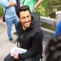 انگلیسی یاد دادن گلزار به حیایی