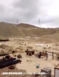 تو راه سیلاب تجهیزات گذاشتن با اینکه هواشناسی ام هشدار داده بود