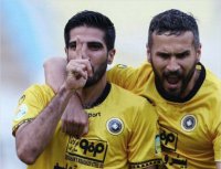 خلاصه بازی سپاهان 4 - صنعت نفت 1