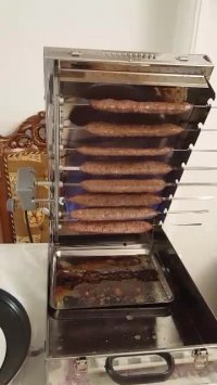 کباب پز گوزل گاز دارای8سیخ(جوجه گردان). وبدنه استیل قابل استفاده با گاز شهری وگاز کپسولی