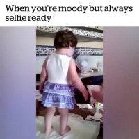 دخترها همیشه آماده عکس گرفتنن