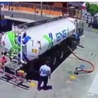 وقتی کاربرد ترمز دستی رو یادت میره